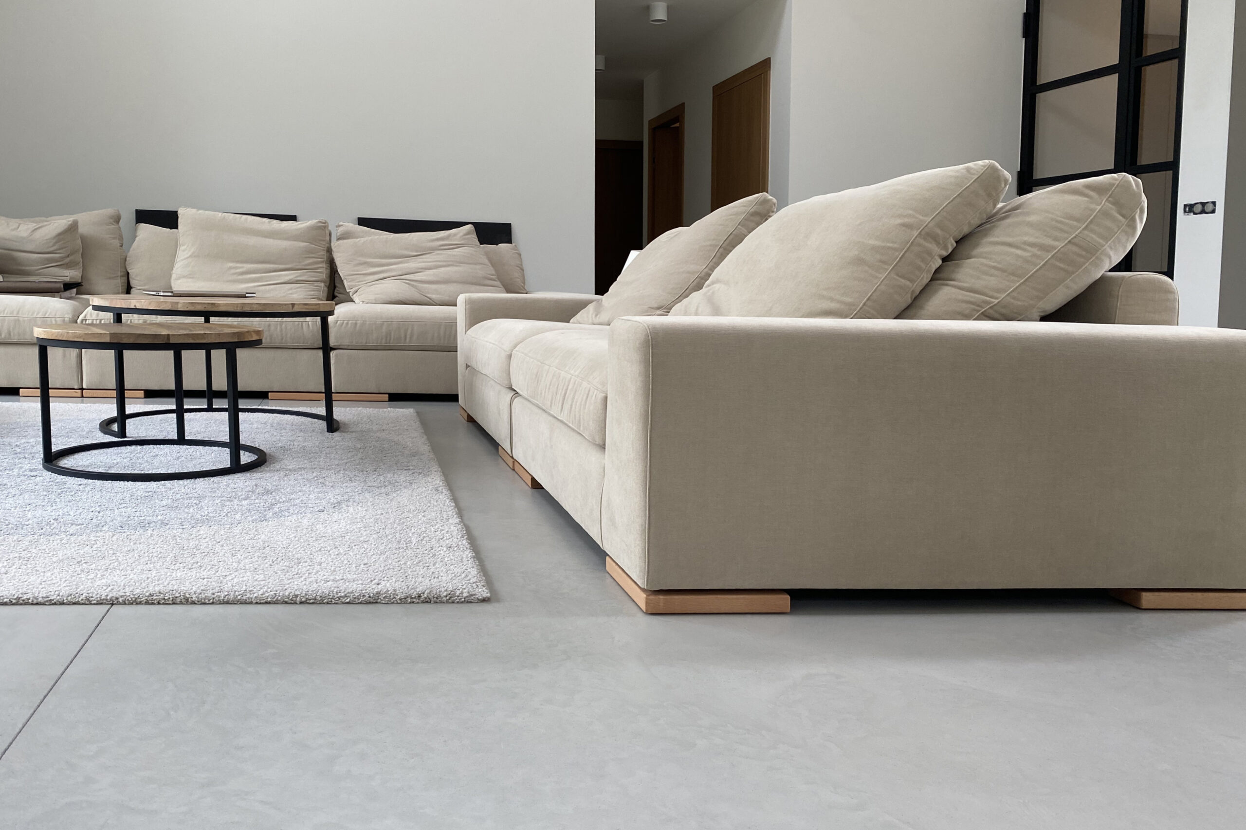 Beton cienkowarstwowy Bautech Ultima w kolorze platyna